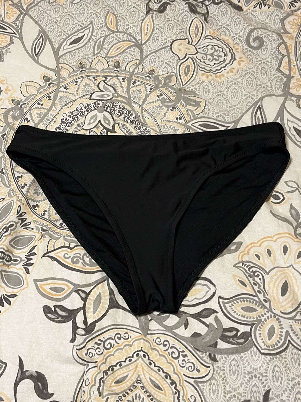 Old Navy High-Cut Bikini Bottom Black - Size L